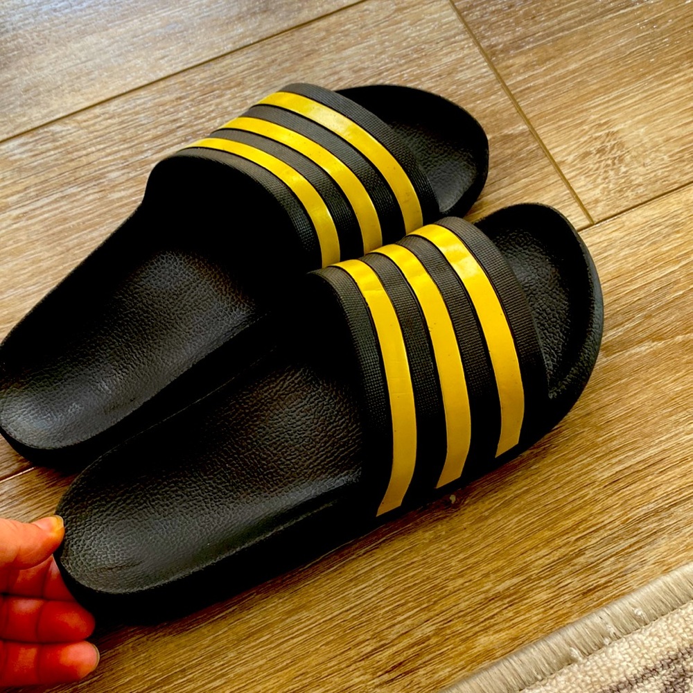 Adidas Slipper